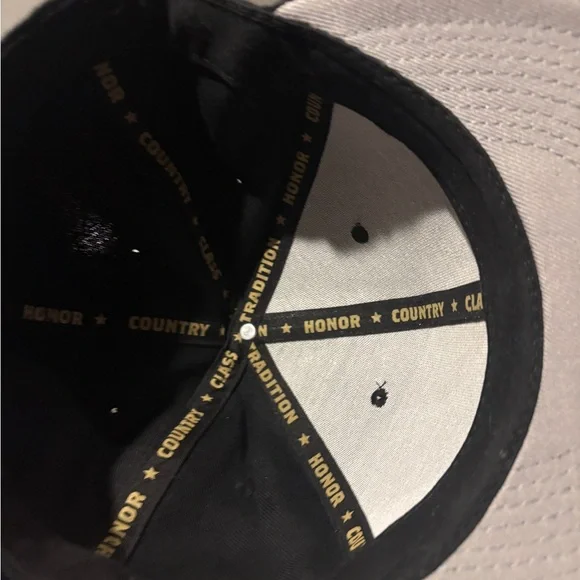 BaseBallism Black drooling Dog Embroidered Cap fitted 7 3/8 never worn - Picture 8 of 10